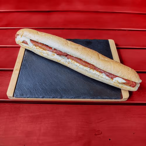 Käse Bosna (mit 2 Würstel)