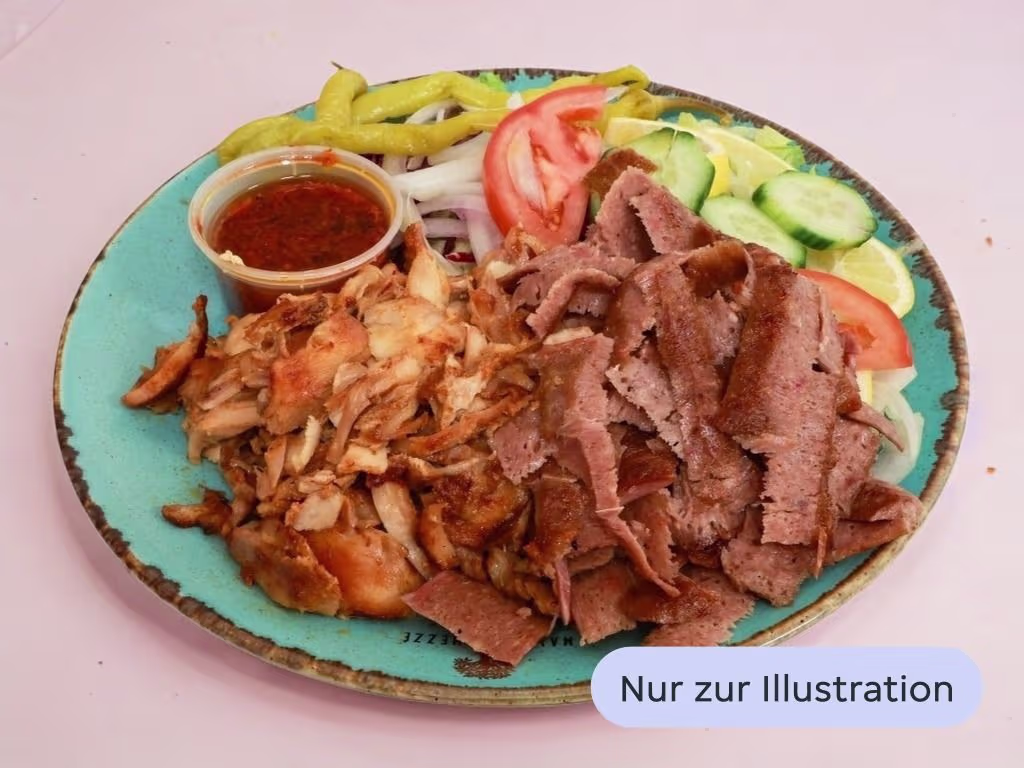 Kebapteller geflügel mit pommes+Salat