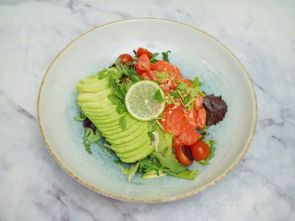 Lachs Avocado Salat