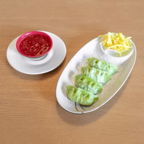 Gebackene Gyozas mit Gemüse (4 Stück)