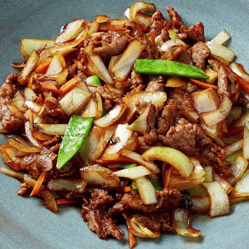 Rindfleisch mit Zwiebeln