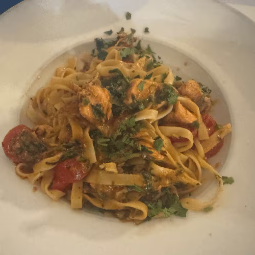 Tagliatelle al Salmone