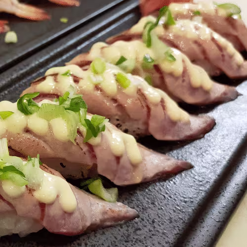 Special Nigiri Aburi Maguro (3 Stück)
