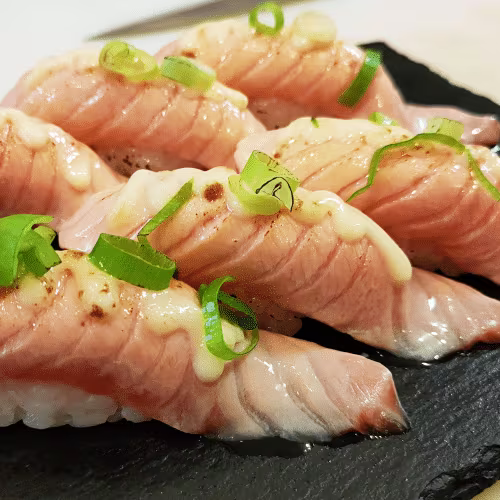Special Nigiri Aburi Sake (6 Stück)