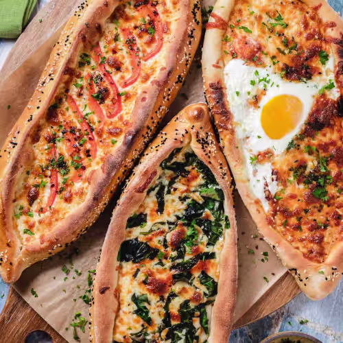 Pide mit Schafskäse
