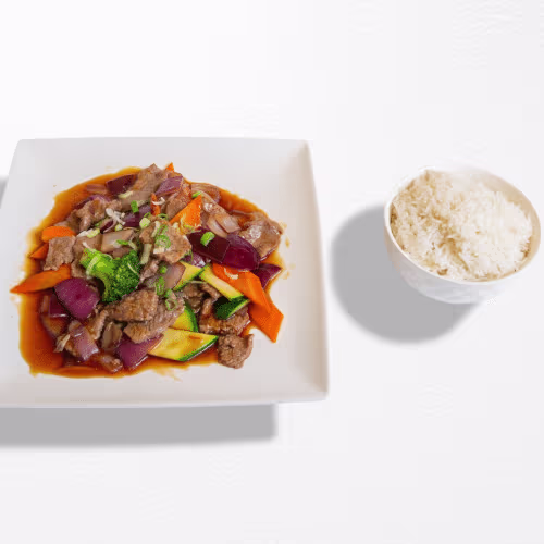 Rindfleisch mit Zwiebeln