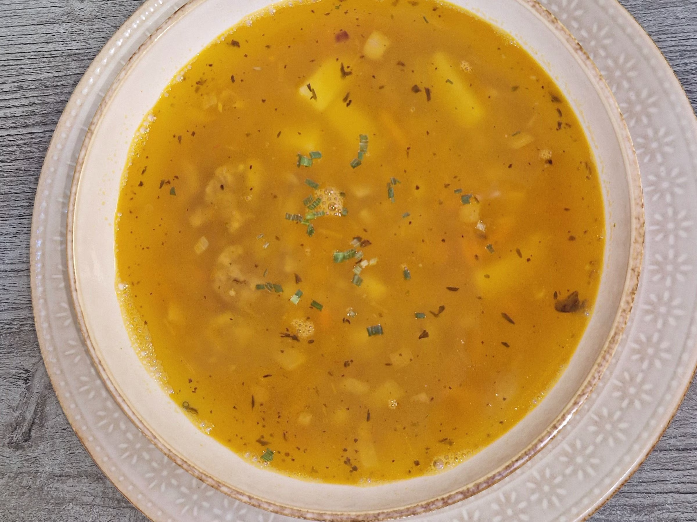 Linzer suppe mit Rindfleisch