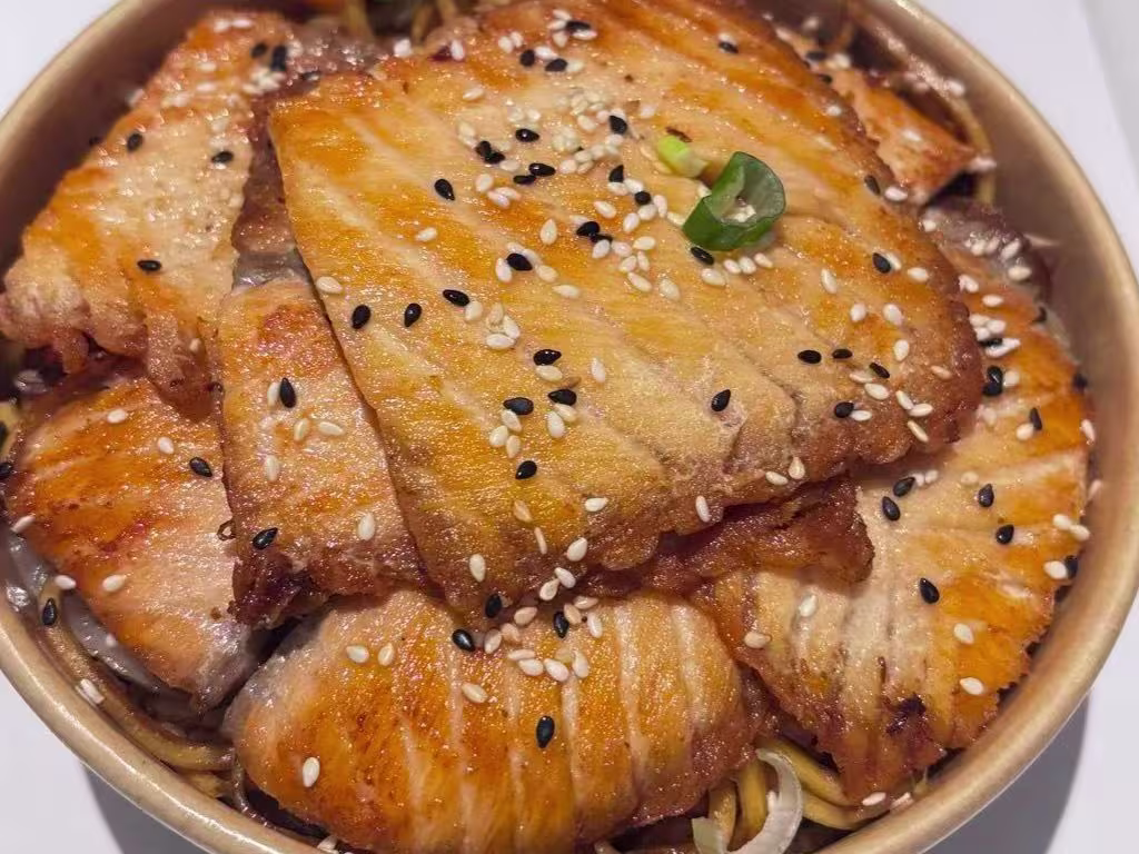 Nudeln mit Lachs
