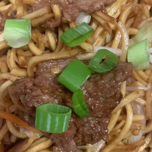 Gebratene Nudeln mit Rindfleisch
