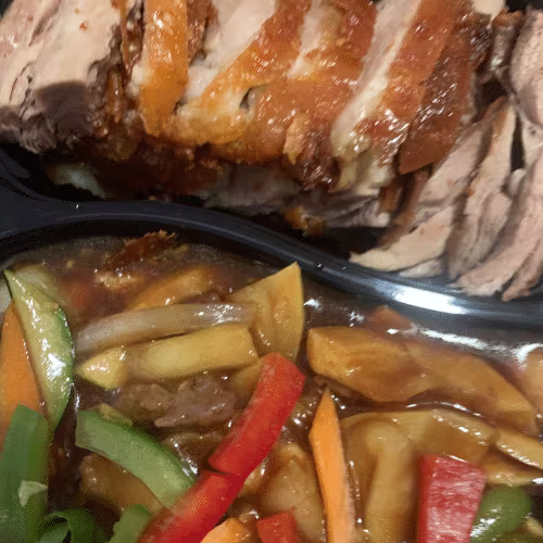 Knusprige Ente mit acht Schätzen (scharf)