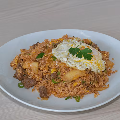 K4 - Kim Chi Reis mit Rindfleisch und Ei