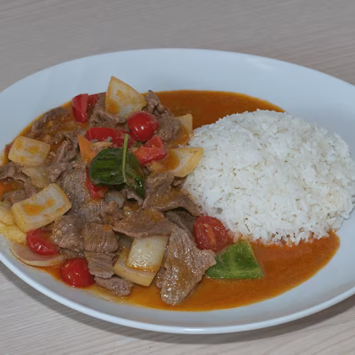 T9 - Rotes Curry mit Rindfleisch