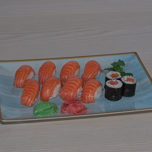 J7 - Lachs Sushi (mittel)