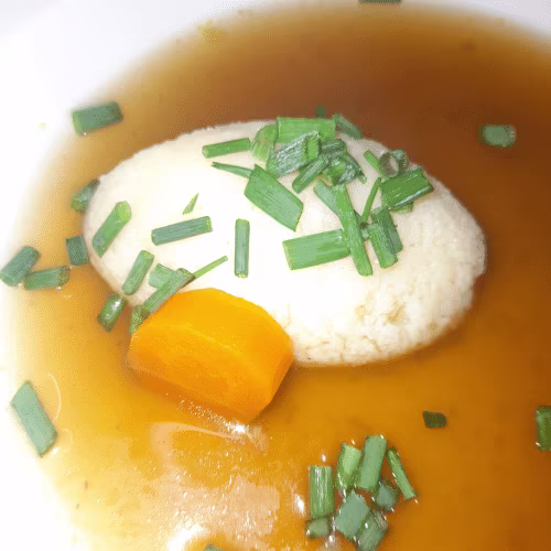 Rindsuppe mit Grießnockerl