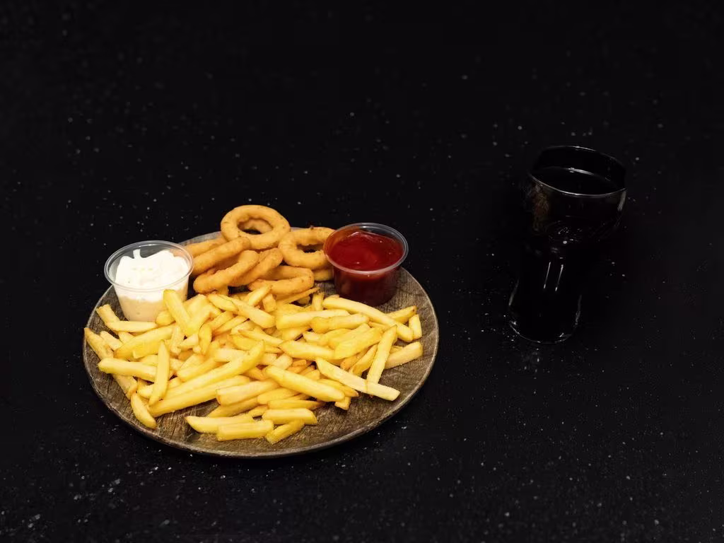 Onion Rings Menü (9 Stück)
