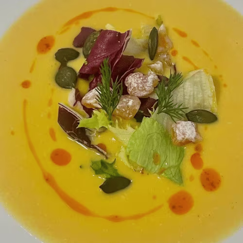 Kräftige Kürbis Cremesuppe