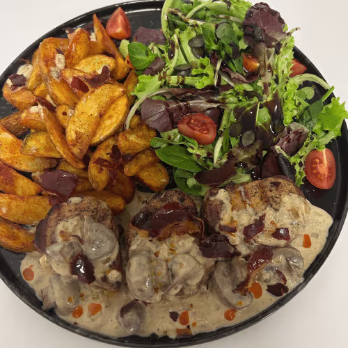 Schweinemedaillons mit Beilagen