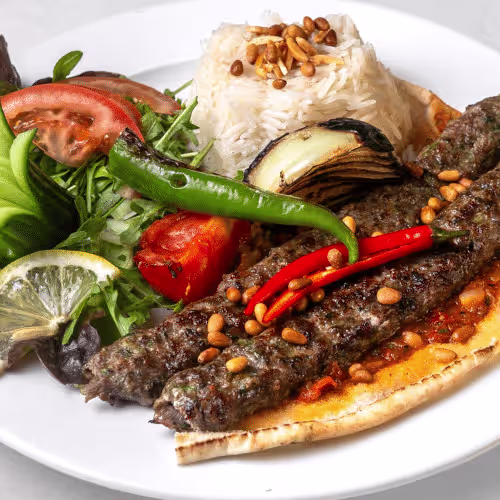 Khashkhashi Kabab mit Pinienkernen