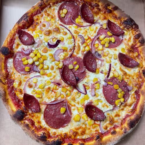 Pizza mit Migrationshintergrund Menü
