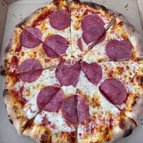 Pizza Salami Menü