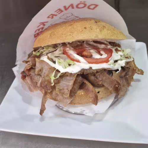 Kebap mit Fladenbrot (Kalbfleisch)