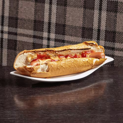 Riesen Hot-Dog mit Frankfurter