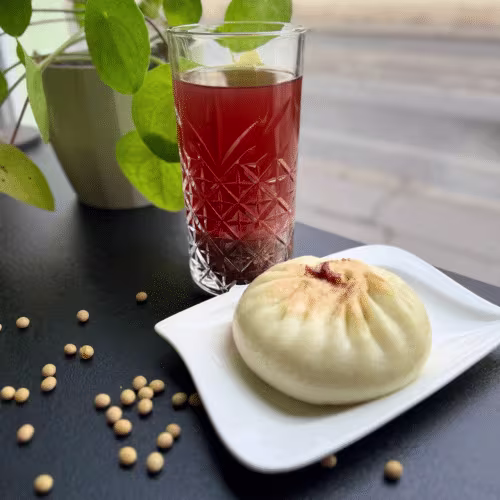 Mungbohnensuppe & Schweinefleisch Baozi