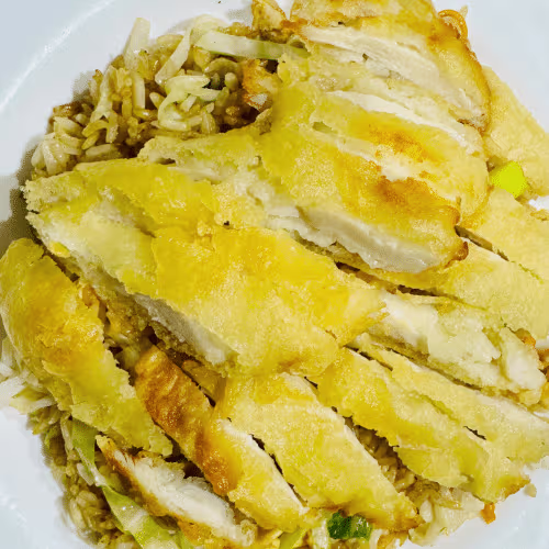Eierreis mit knusprigem Huhn