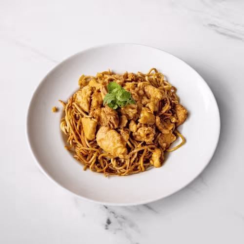 Gebratene Nudeln mit Hühnerfleisch