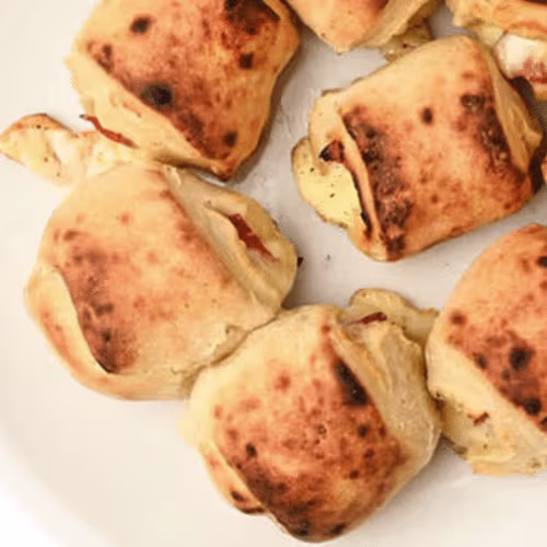 Pizzabrötchen mit Käse und Dönerfleisch nach Wahl