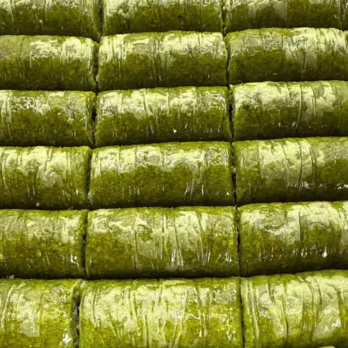 Handgemachte Pistazienrolle Baklava.