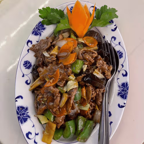 Lammfleisch nach Szechuan Art (scharf)