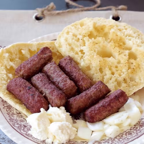 Cevapcici in Fladenbrot