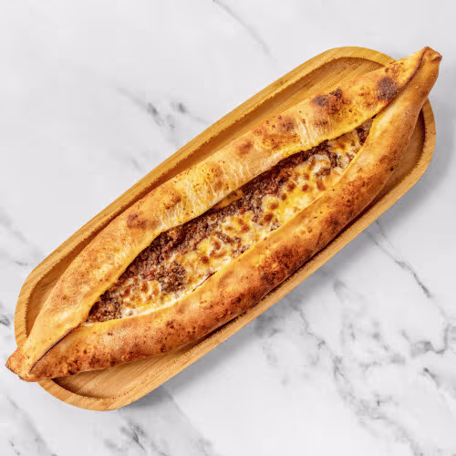 Pide mit Rinderfaschiertem