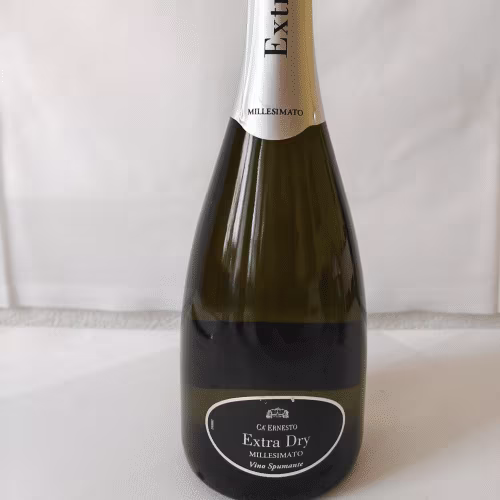 Flasche Spumante Extra Dry Millesimato