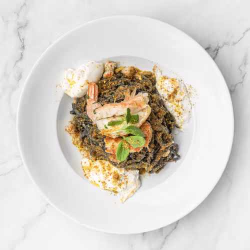 Tagliolino Nero Gamberi, Burrata e Pistacchio