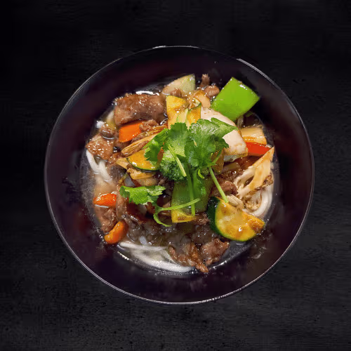 Nudelsuppe mit Rindfleisch