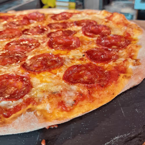 Pizza Calabrese (scharf)