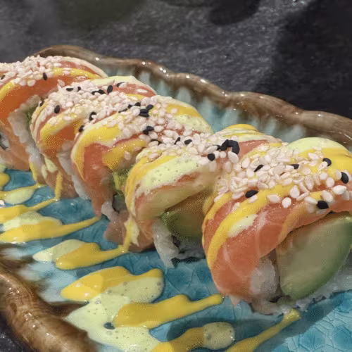 M7 Lachs Avocado Sesam Rolle (Lachs, Avocado, Sesam) (10 Stück)
