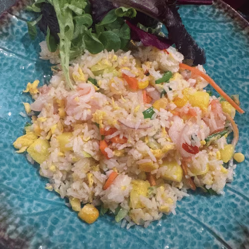 Goldene Wok Nach Thai Art mit Huhn