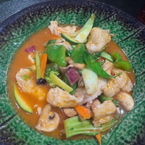 T2  Rotes Thai Curry mit Hühnerfleisch