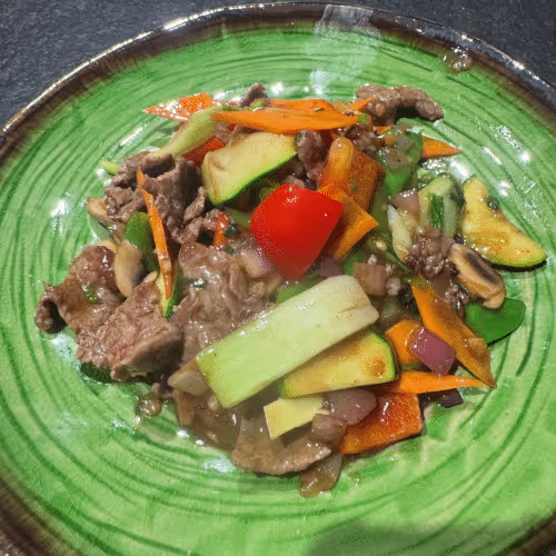 H5   Wok Rindfleisch mit Gemüse