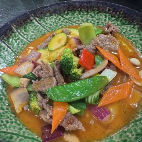 T3   Rotes Thai Curry mit Rindfleisch
