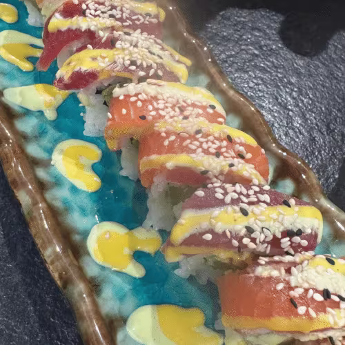 M10 Lachs Thunfisch Rolle (Lachs, Thunfisch, Avocado,)10 Stück