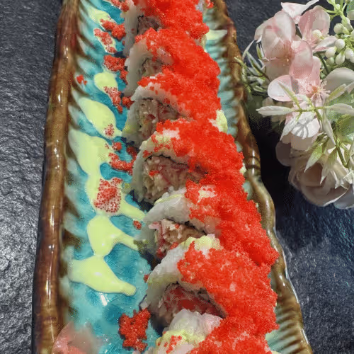M8 California Rolle (Ebi, Surimi, Avocado, Kaviar) (10 Stück)