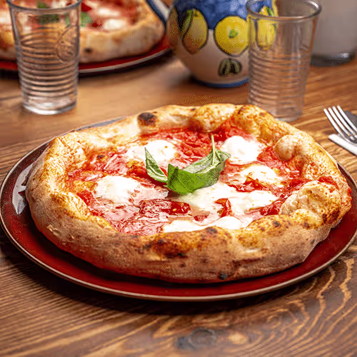 Pizza Büffel neu aufgelegt (vegetarisch)