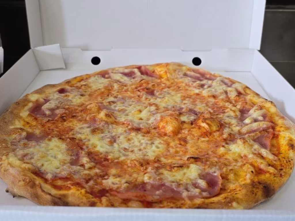 Familienpizza Cardinale