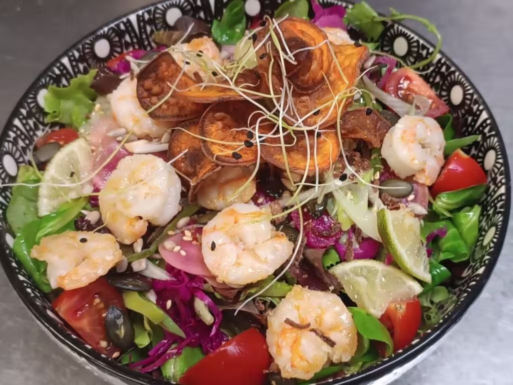 Sommersalat mit Garnelen