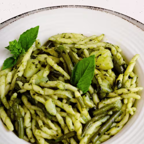 Fileja al pesto di basilico & pinoli