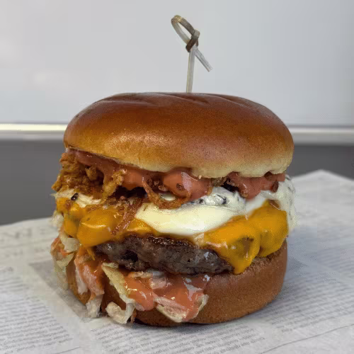 Quattro Formaggi Burger (hausgemacht)